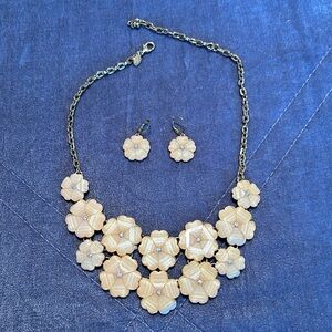 NWOT Joan Rivers starlet necklace.